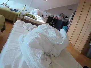 Voyeurcam-julmodels-bed-1  live sex cam