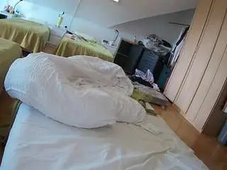 Voyeurcam-julmodels-bed-1  live sex cam