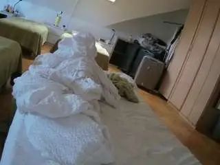 Voyeurcam-julmodels-bed-1  live sex cam