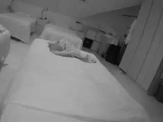 Voyeurcam-julmodels-bed-1  live sex cam