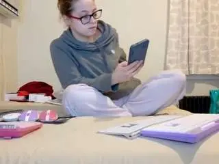 Bambi8113  live sex cam