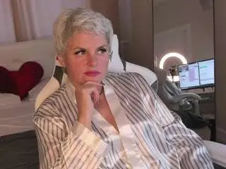 Linda-zefir  live sex cam