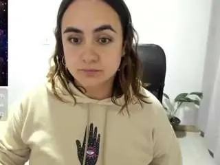 Maryluna95  live sex cam