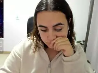 Maryluna95  live sex cam