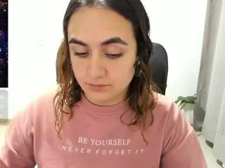 Maryluna95  live sex cam