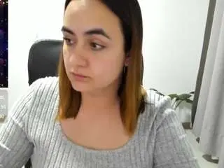 Maryluna95  live sex cam