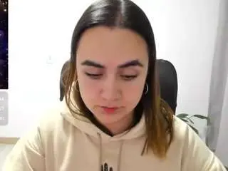 Maryluna95  live sex cam