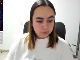 Maryluna95  live sex cam