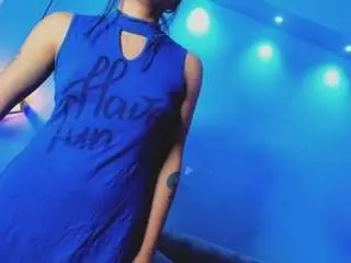 Wildkiitty  live sex cam