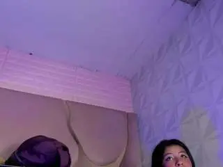 Irislaus23  live sex cam