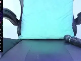 Oriana52  live sex cam