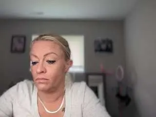 Chanelbaddie1  live sex cam