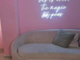 Ariananova  live sex cam