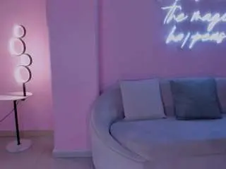Ariananova  live sex cam