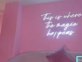 Ariananova  live sex cam
