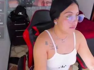 Dakotalee03  live sex cam