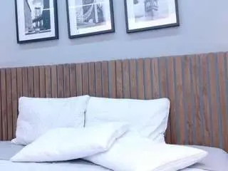 Mia-bellefort  live sex cam