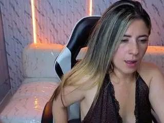 Phoebe-tx  live sex cam