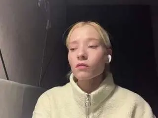 Jerilynhandler  live sex cam