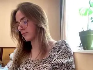 Josefanieva  live sex cam