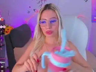 Melody-staarr  live sex cam