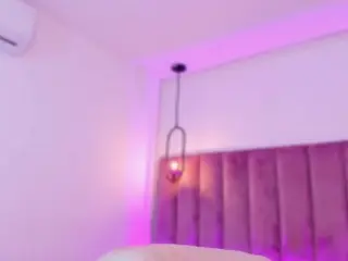 Emmily-z  live sex cam