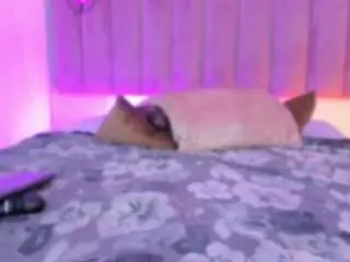 Emmily-z  live sex cam