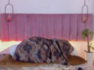 Emmily-z  live sex cam