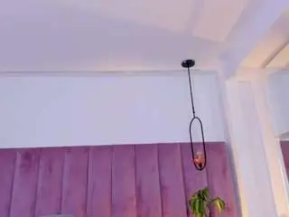 Emmily-z  live sex cam