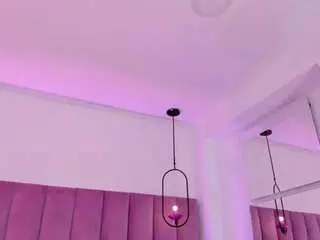 Emmily-z  live sex cam
