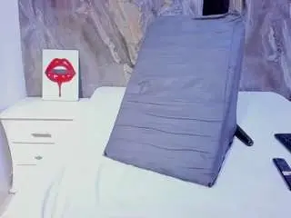 Hellenjohansson  live sex cam