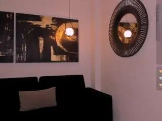 Maiacollins  live sex cam