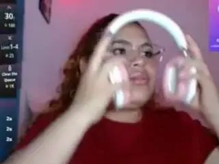 Hannyklum  live sex cam