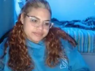 Hannyklum  live sex cam