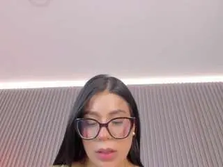 Emelie-89  live sex cam