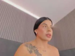 Emelie-89  live sex cam