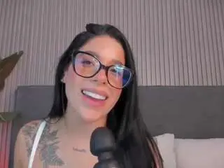 Emelie-89  live sex cam