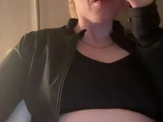 Naughty-rosie  live sex cam