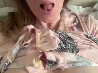 Naughty-rosie  live sex cam