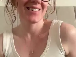 Naughty-rosie  live sex cam