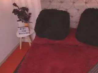 Allia-moon  live sex cam