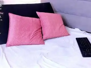 Luna-rishii  live sex cam