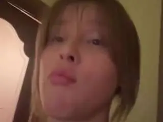 Renezelinski  live sex cam