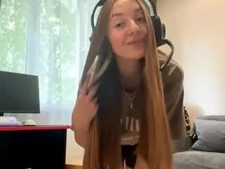 Coralponiatowski  live sex cam