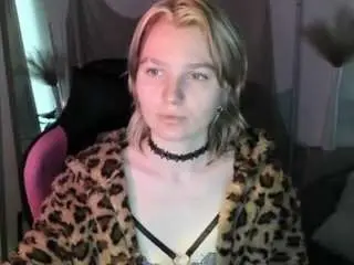 Cristalnolli  live sex cam