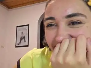 Davinascheidecker  live sex cam