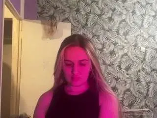 Emeraldarmentrout  live sex cam