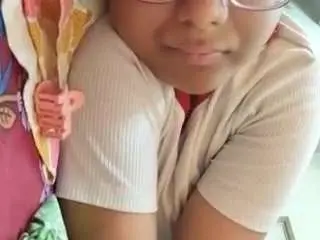 Sexhuttt  live sex cam