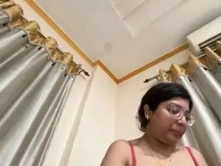 Sexhuttt  live sex cam
