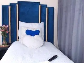 Sweetcaramellelox  live sex cam